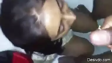 desi girl sitting and sucking lover dick