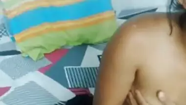 Indian porn video of a horny teen getting a cumshot on her face