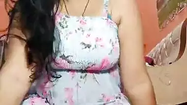 Indian Hot Bhabhi Latasha Show Nice Boob