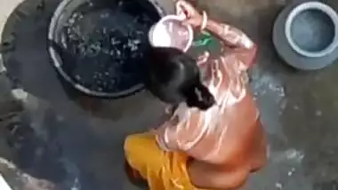 Desi Married bhabi Bathing Secretly Recorded