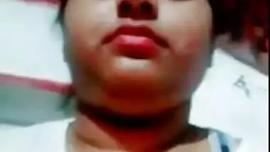 Sexy Desi Girl Showing Her Boobs on Video Call