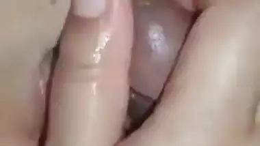 Desi Bhabhi giving nice deep Blowjob