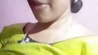 Desi village bhabi cute face