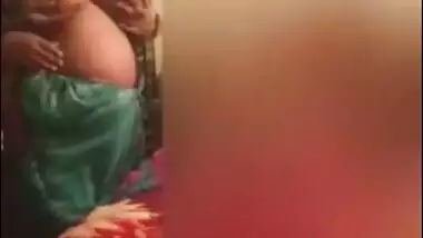 Mallu Aunty Nude Show And Boob Pressing By Hubby