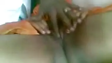 टेबल पर सुला कर बिल्डर ने चुत चोदी