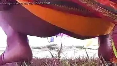 DESI HAIRY PUSSY PISS