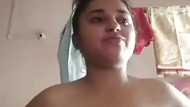 Desi cute girl sexy boobs