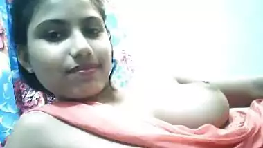 Cute desi girl boobs show on cam ultimate video hot boobs cute face as well