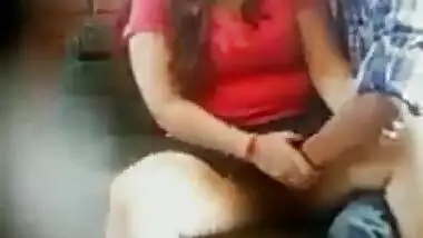 Finger Fucking Desi Girlfriend In Park