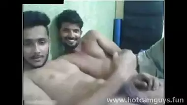 Mumbai guys masturbate on an Indian gay porn webcam