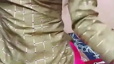 Sexy Bhabhi Shows Her Nude Body And Wearing Cloths