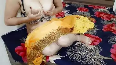 Desi Poonam Ne Kiya Bhar Jata Dhodi Bhojpuri Gaane Par Nanga