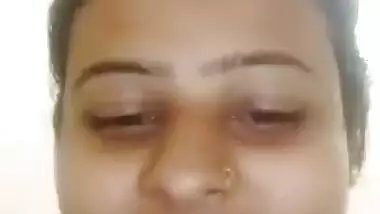 ब्यूटीफुल मैरिड दीदी ने दिखाएं बड़े बूब्स और काले झाटों वाली चूत