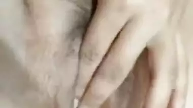 Desi cute girl fingering pussy