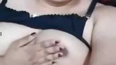 Bhabhi Shows Her Big Boobs