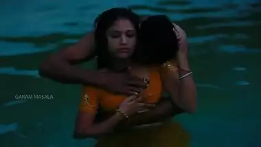 Swimming pool masala Indian porn of desi bhabhi