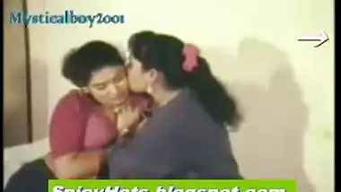 andhra hyderabad aunties doing lesbian masa