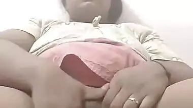 Mature bhabhi fingering 2 clips