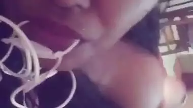 Desi cute fing her hot pussy