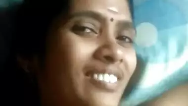 Sexy Tamil wife boobs exposed by hubby