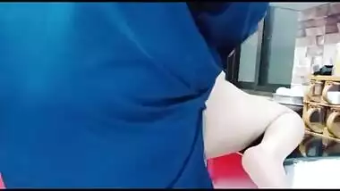 मुस्लिम लड़की की सेक्सी गोरी चूत चुदाई वीडियो