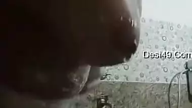 Sexy Desi Bhabhi Record Her Bathing Clips Part 2