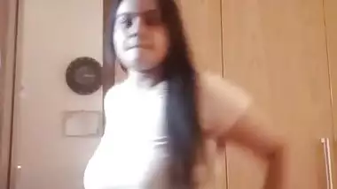 Cute big ass Indian girl nude viral videos exposed