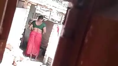 Sexy Village Aunty Bathing Video Caught On Hidden Cam