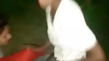 Desi couple mid night outdoor fucking