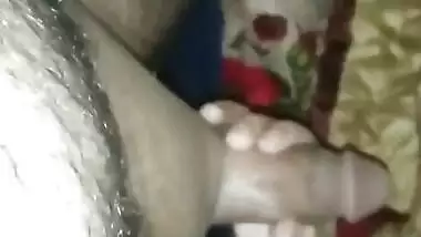 Pakistani Bhabhi Giving Blowjob