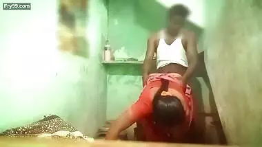 Tamil aunty cheating unkle in bathroom