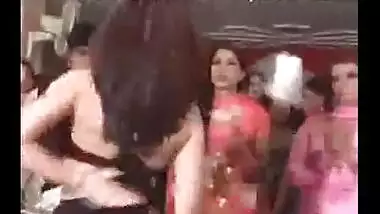 Hot Paki Girl Sexy Mujra