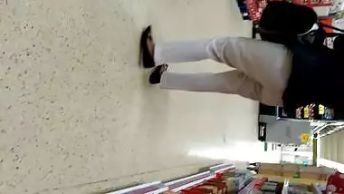 Candid Indian milf white pants vpl pt2