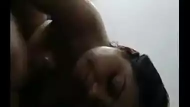 Best Indian porn mms of mature bhabhi hot blowjob session with lover