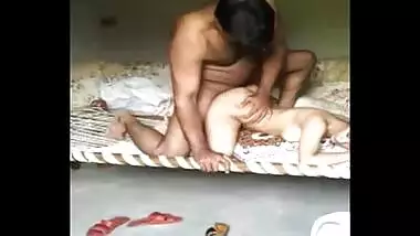 Agra mai padosi ki bibi se garma garam pussy fuck masti