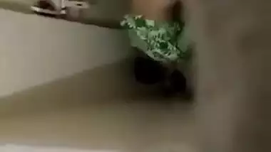 Desi Guy Caught Fucking A Randi In Toilet