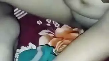 Young girl gives a blowjob in Bangladeshi sex video