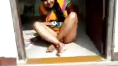 मेरी सेक्स वीडियो हद इमेज पड़ोसी भाभी उठाने की साडी योनी को दिखाने के लिए ... देसी