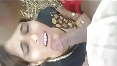 fucking neighbour bhabhi in the open field