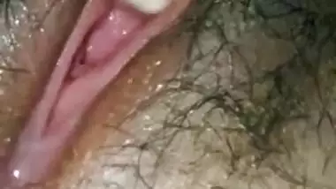 Bangla desi muslim slut fingering pussy 