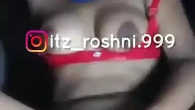 Bangladeshi Horny Girl Roshni Masturbating Wearing Hijab