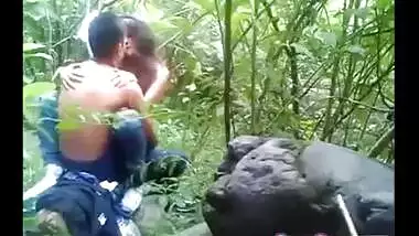 Tamil sex video of young people in the jungle