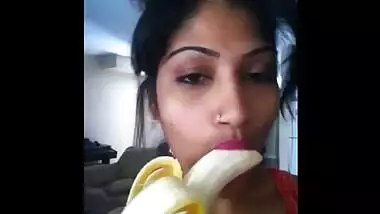 indian babe namita shoing how to suck cock