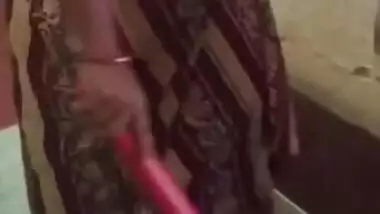 Super Horny Desi Boudi Flashing pussy