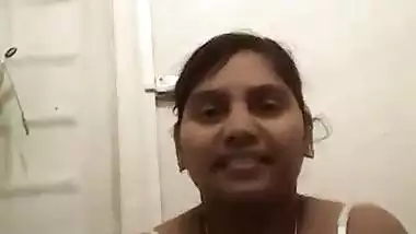 desi aunty remove dress