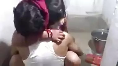 Bhabhi bathroom fuck