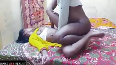 Bhabhi Ko Bina Mood Ke Ghar Me Choda Diya - Indian Desi Bhabhi