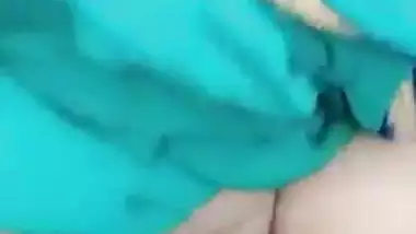 Slave Devar enjoys his Bhabhi’s Indian pussy licking
