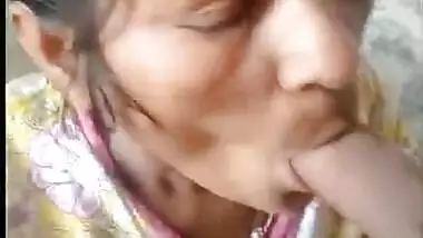 Desi bhabhi sucking devar in balcony