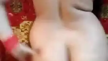 Watch Indian Anu Bhabhi Strip Dance